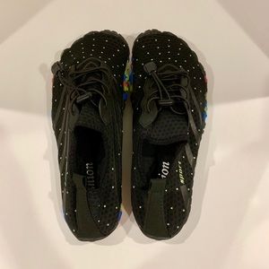 Women’s Pearlfeet water/swimming/beach shoes.